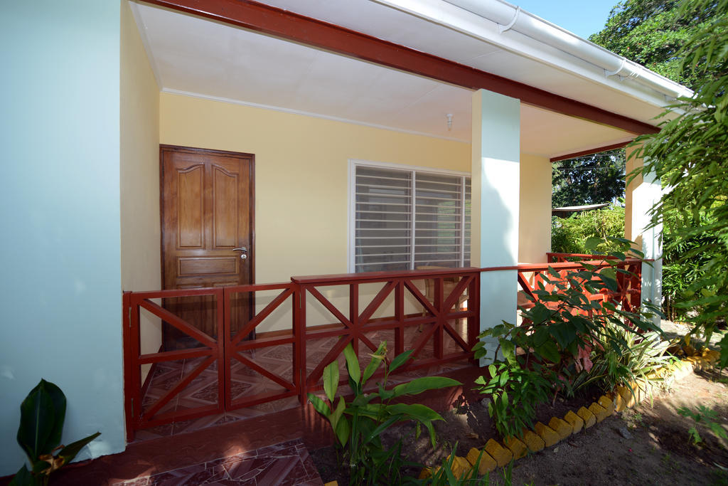 Le Relax Self Catering Apartment La Digue Exterior foto